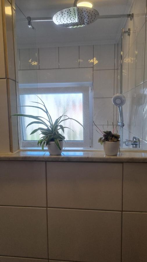 Unter Der Linde Apartamento Sankt Wendel Exterior foto