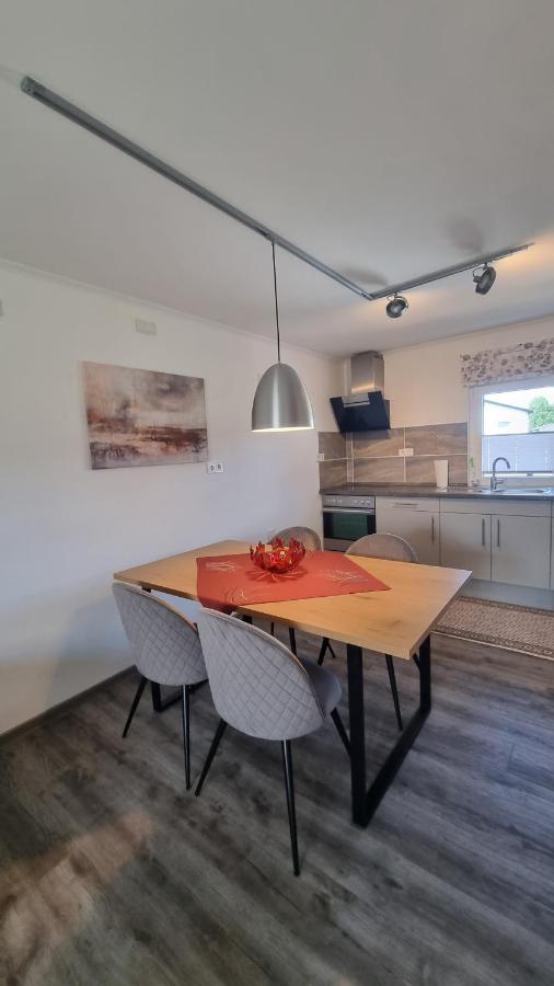 Unter Der Linde Apartamento Sankt Wendel Exterior foto